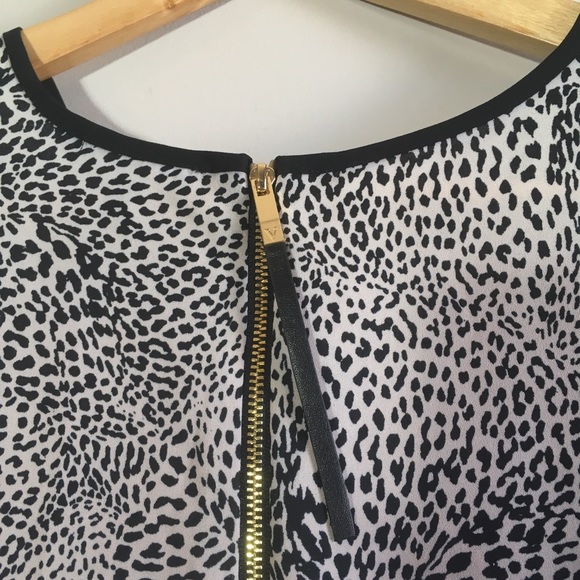 Vince Camuto Ombré Animal / Leopard Print Blouse - Picture 7 of 8